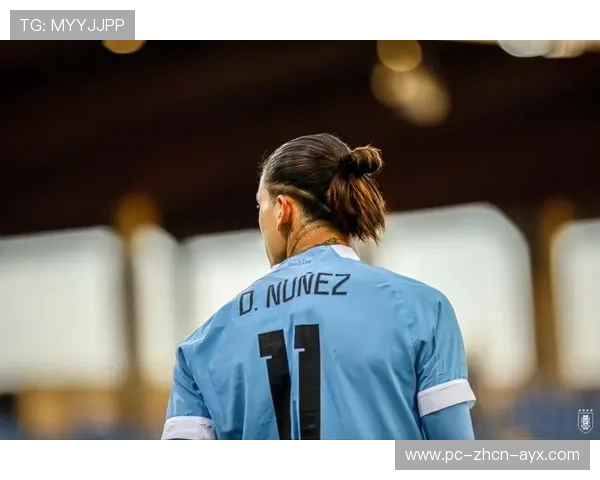 利物浦前场反抢极快，努涅斯挑射滑门而过